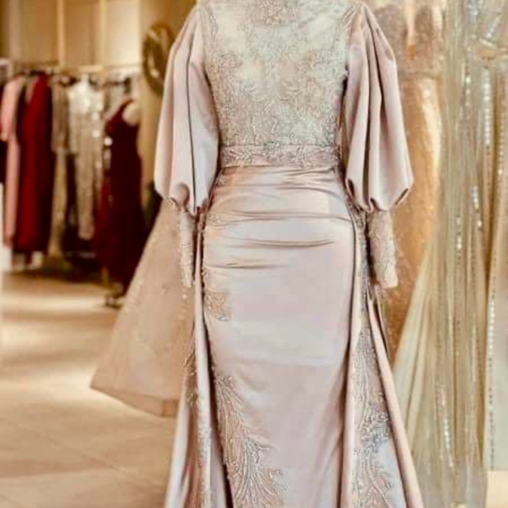 Over skirt golden dress beaded